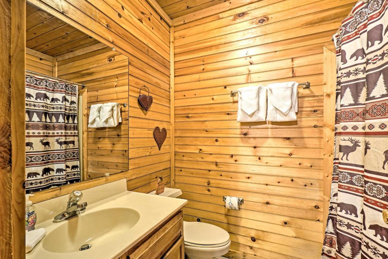 Grin N Bear It With Hot Tub And Fire Pit! Сasa de vacaciones