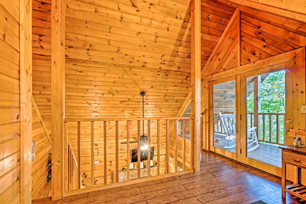 Grin N Bear It With Hot Tub And Fire Pit! Сasa de vacaciones Pigeon Forge