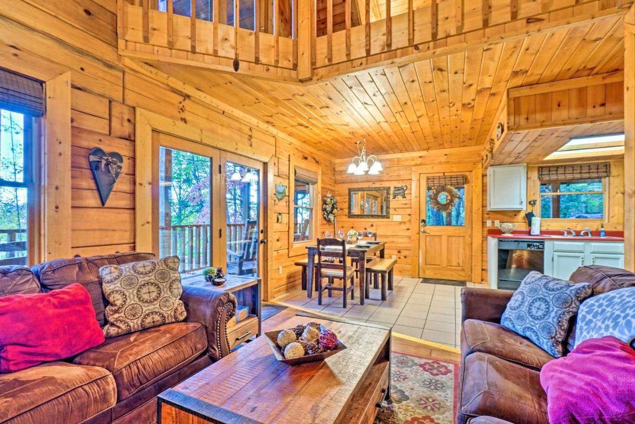 Grin N Bear It With Hot Tub And Fire Pit! Сasa de vacaciones *