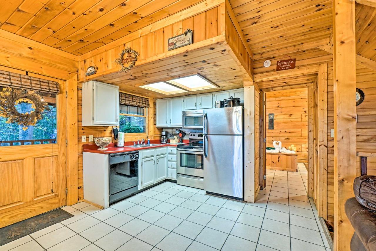 Grin N Bear It With Hot Tub And Fire Pit! Сasa de vacaciones *