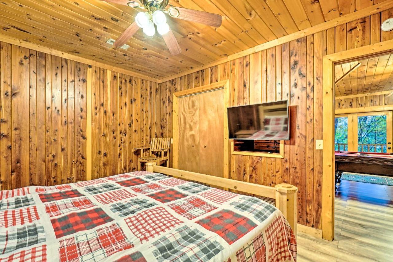 Grin N Bear It With Hot Tub And Fire Pit! Сasa de vacaciones