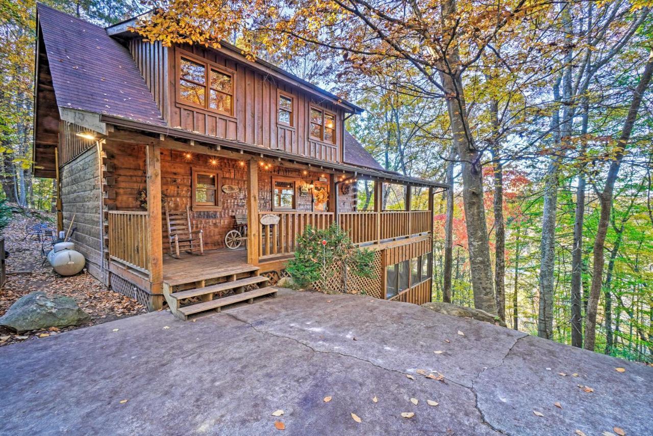 Grin N Bear It With Hot Tub And Fire Pit! Holiday home Pigeon Forge